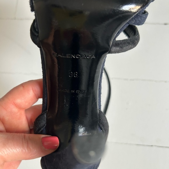 BALENCIAGA 4” heels in impeccable condition. - Picture 7 of 7